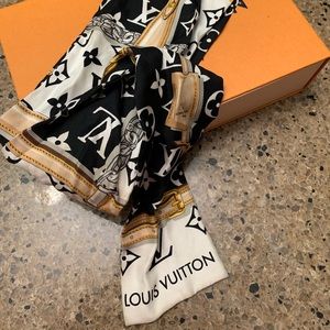 Louis Vuitton Scarf